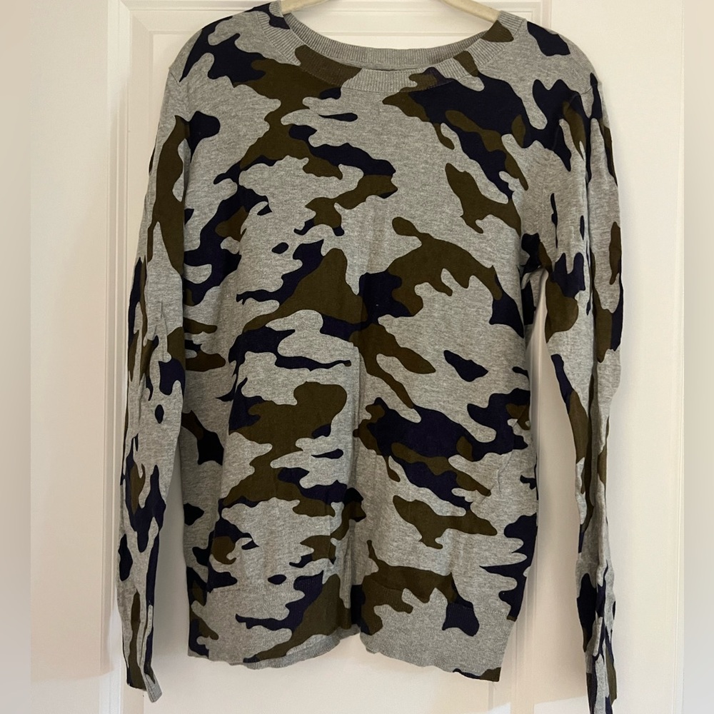 GAP camouflage sweater